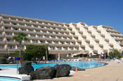 Hotel & Pool