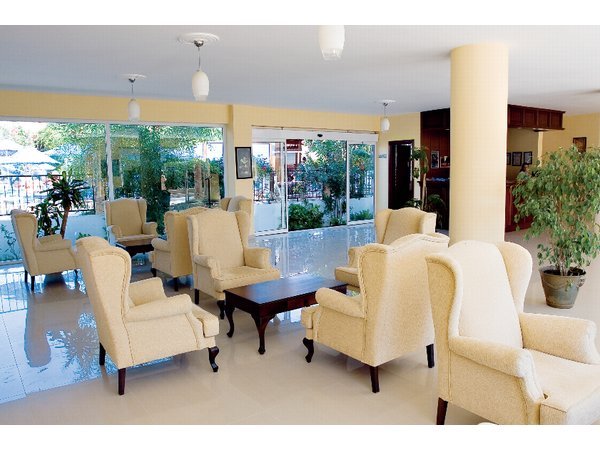 Summer Garden Makumba Hotel & Apartments
