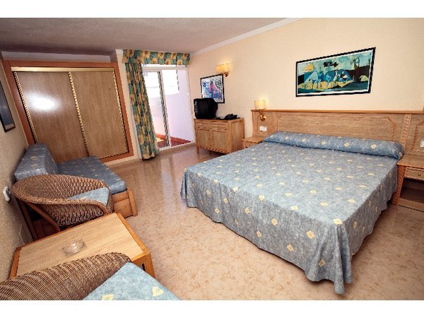 Club Paradise Beach Apartments