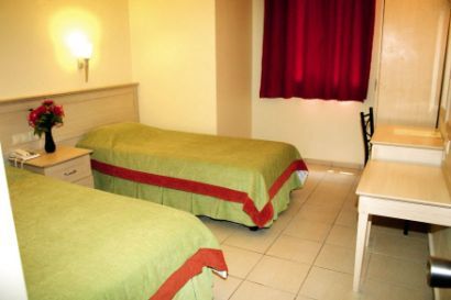 Club Julian Hotel